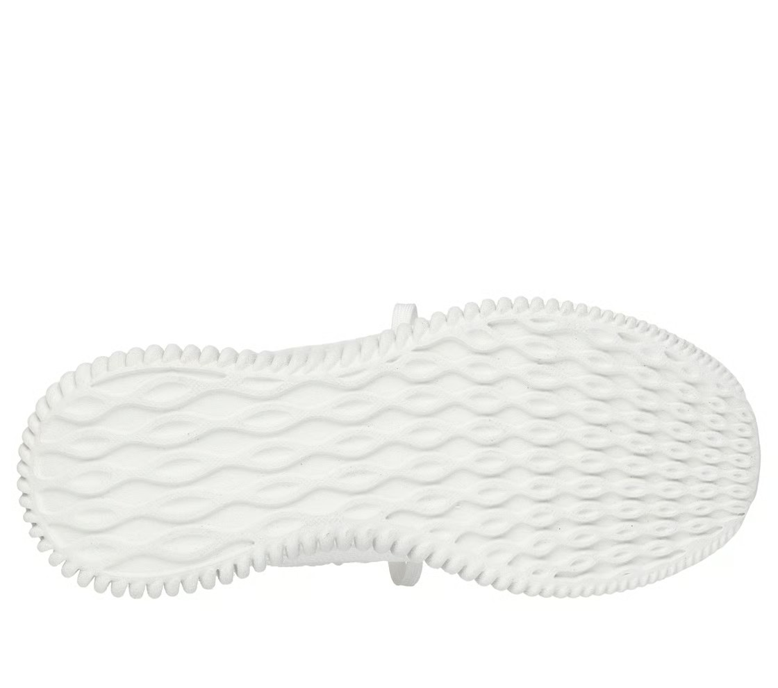 حذاء سكيتشرز بوبس جيو لايت لايف ستايل للنساء، أبيض