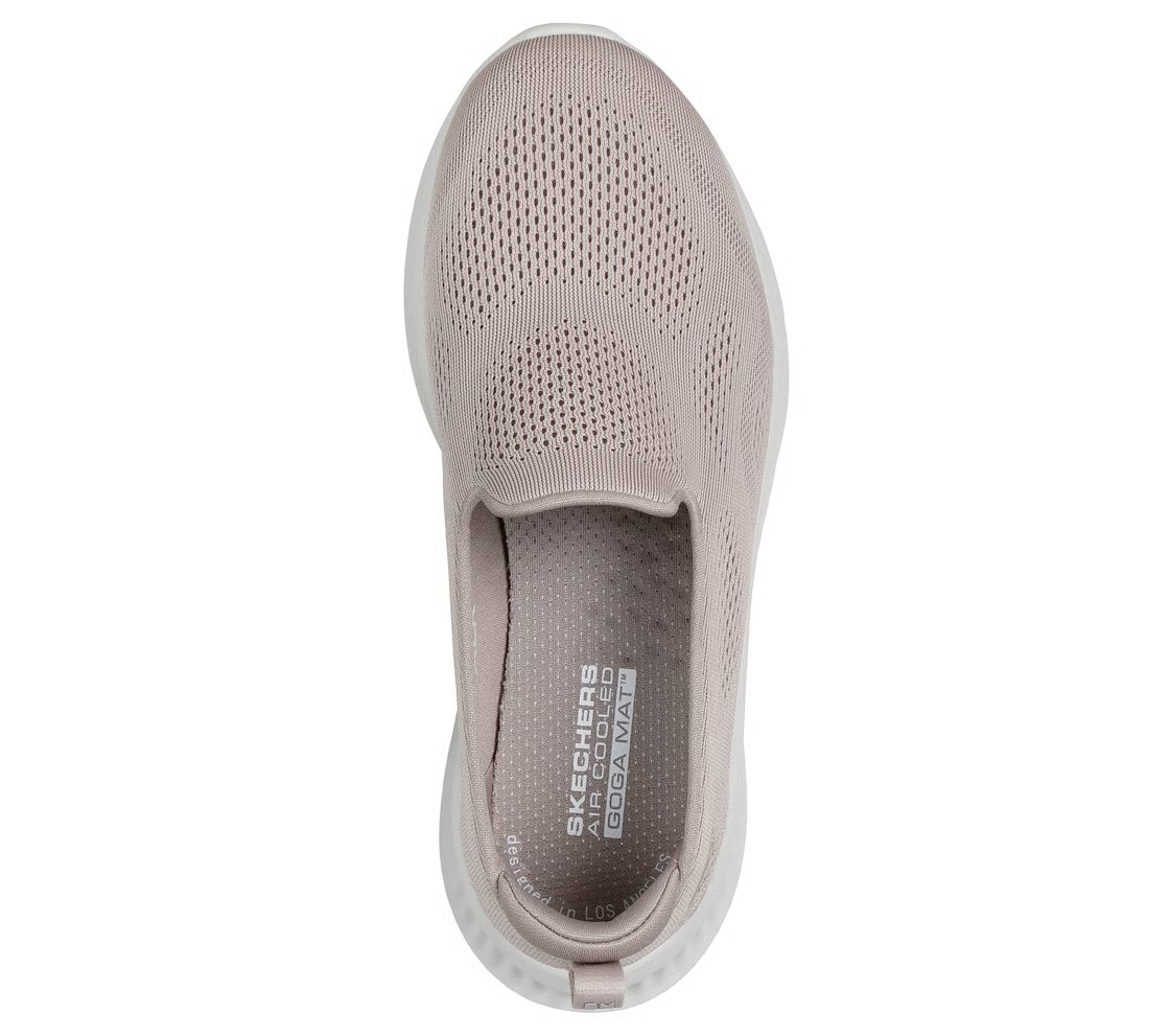 حذاء سكيتشرز جو ووك ناو للمشي للنساء، لون بيج