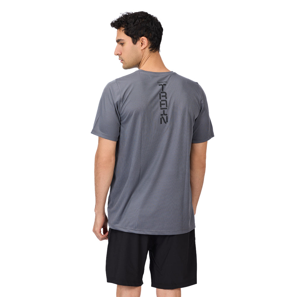 تيشيرت رياضي بأكمام قصيرة للرجال من Trainetic Squares، رمادي داكن