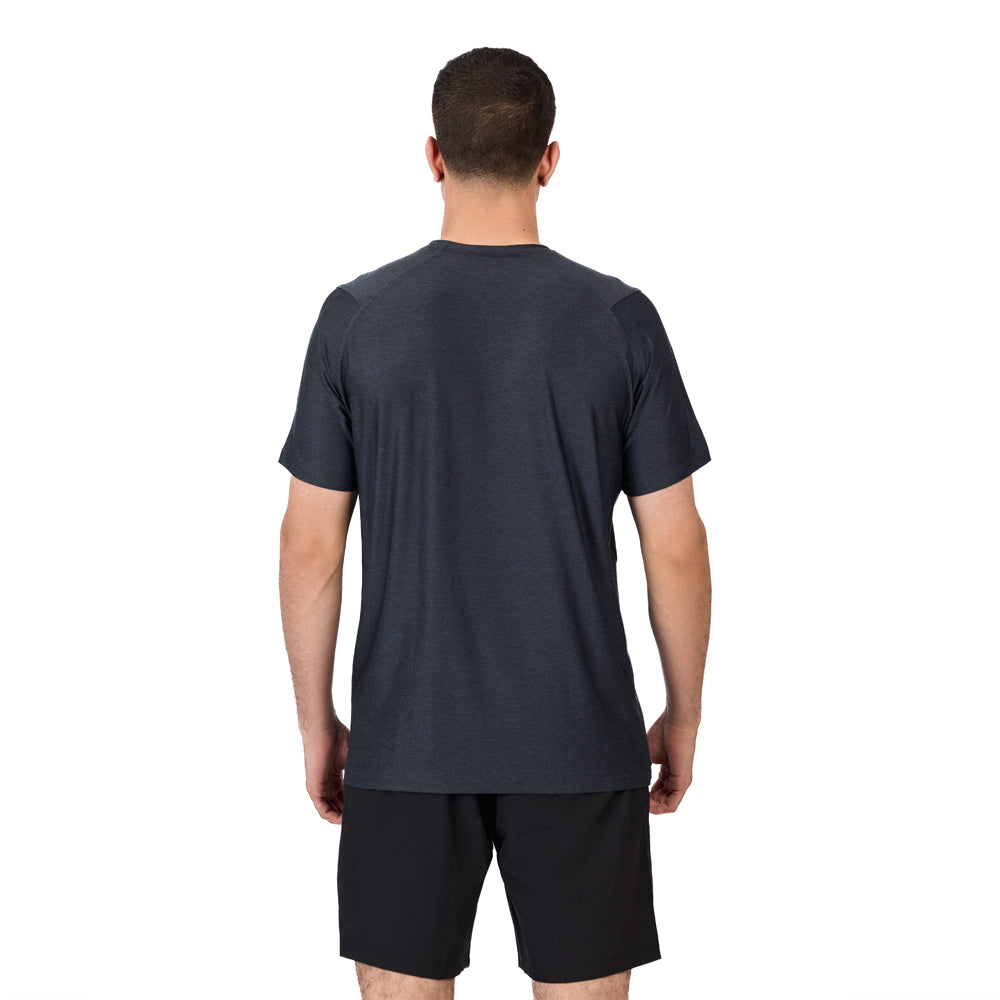 تيشيرت رياضي رجالي بأكمام قصيرة من Trainetic، أسود فاتح