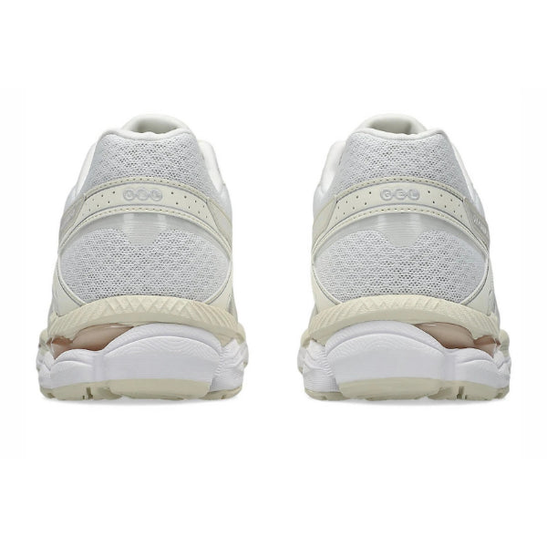 Asics Gel-Cumulus 16 Sports Lifestyle Shoes For Women, White&Cream