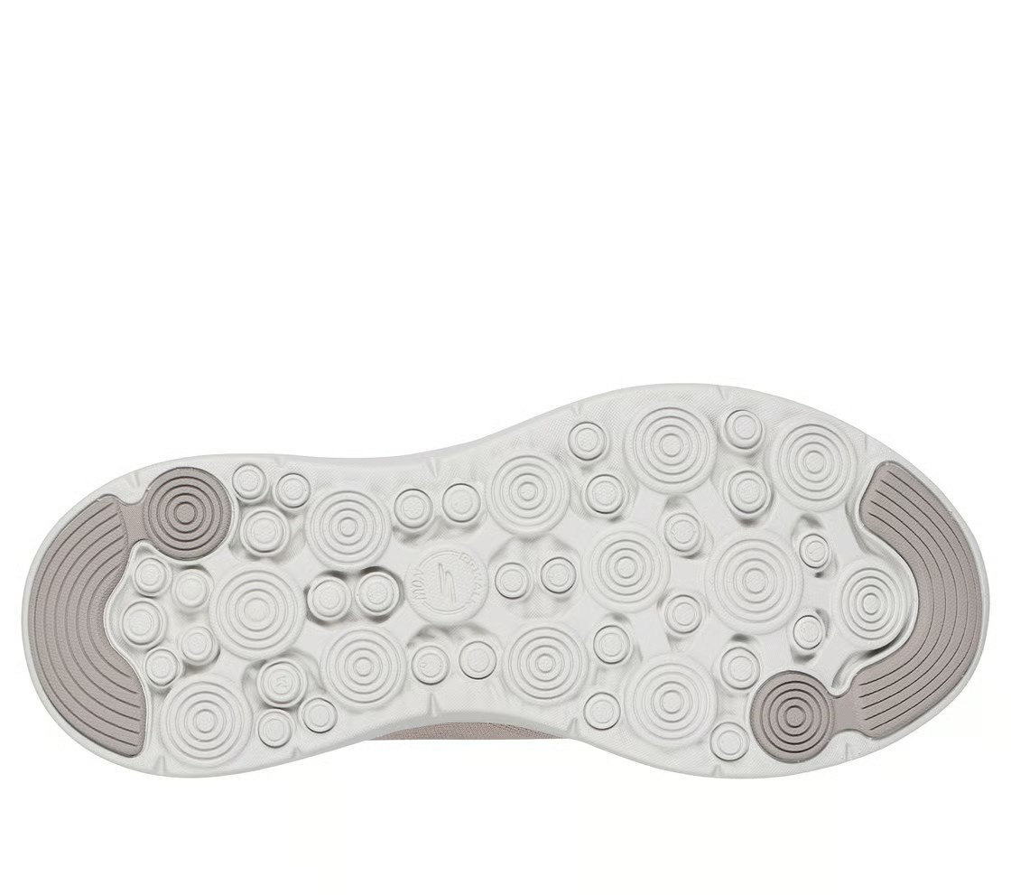 حذاء سكيتشرز جو ووك ناو للمشي للنساء، لون بيج